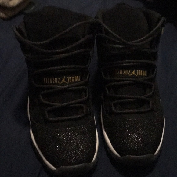 black sparkly 11s jordans